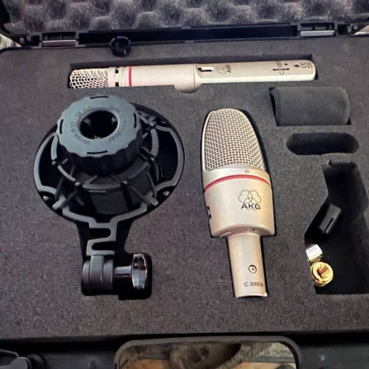 akg condenser mic