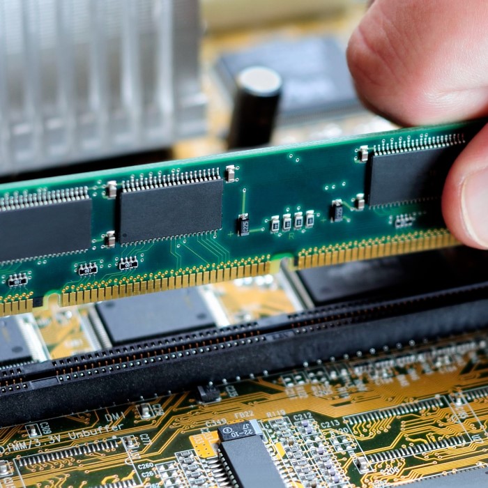 can you use ddr4 on a ddr5 motherboard