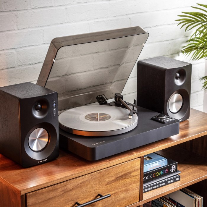 turntable with speakers