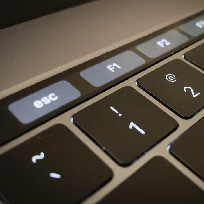 how to restart macbook air with keyboard