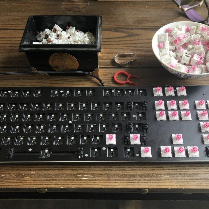 how to remove keyboard switches