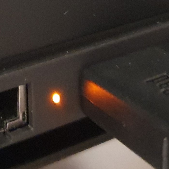 thinkpad docking station orange light