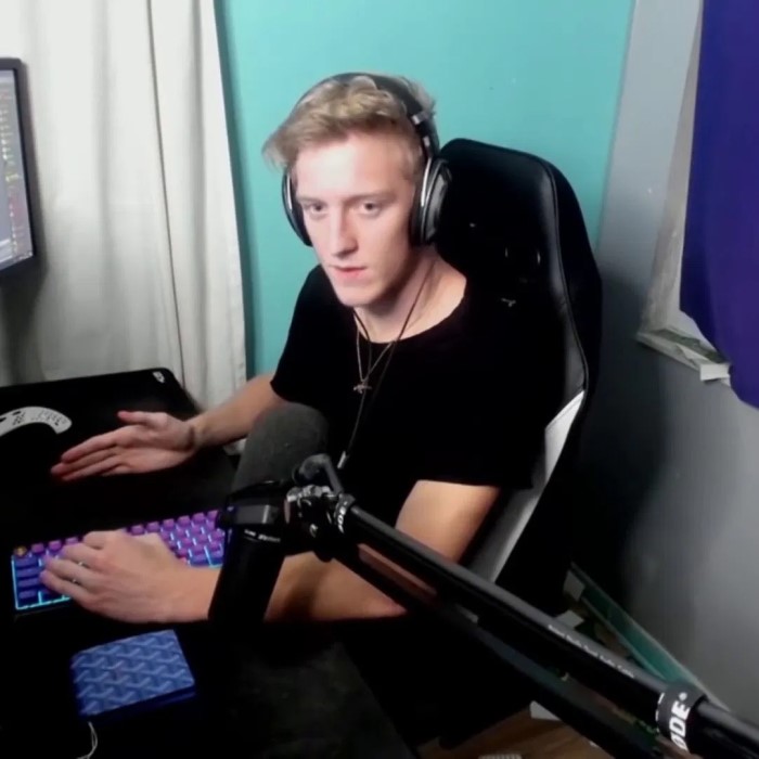 why do gamers tilt their keyboard tportstick