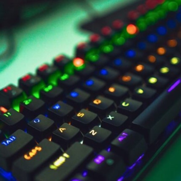 why do gamers tilt their keyboard tportstick