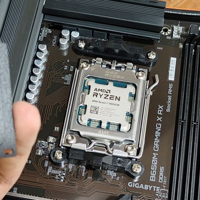 how to find motherboard model