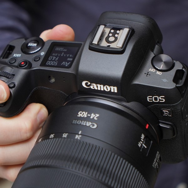 canon eos r5 mirrorless camera